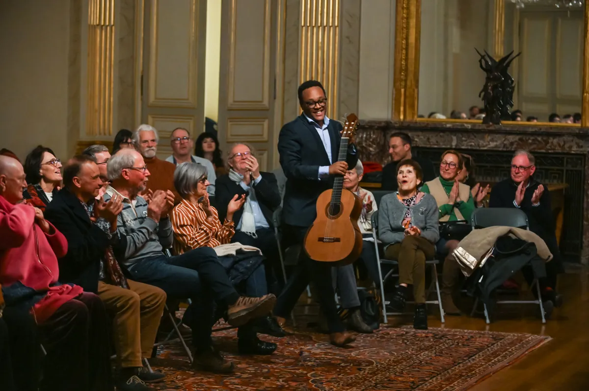 Le public de l’Hôtel de Ville conquis par la prestation magistrale de Raphaëlle Feuillâtre.