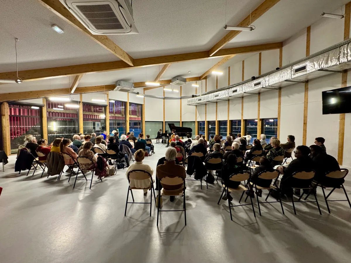 Concert au centre social et culturel de Verbeau avec le duo Ermitage